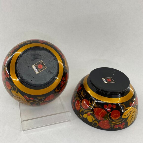Khokhloma Hand Painted Strawberries Black/Gold Wood Lacquered Bowl Set & Ladles - Picture 8 of 16